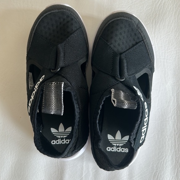 Brand new Adidas girls slip on shoes/sandal mesh - Picture 4 of 7